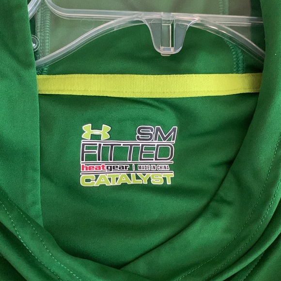 Under Armour Catalyst Hooded Dryfit - Picture 6 of 6